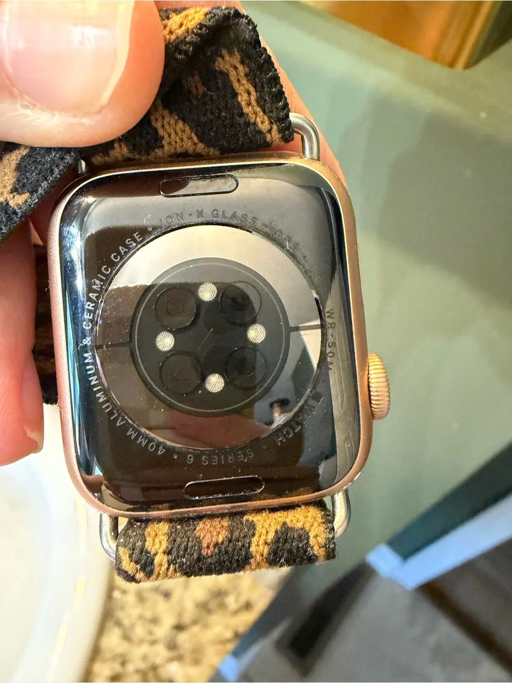Apple Watch Series 6 40mm in rose gold
